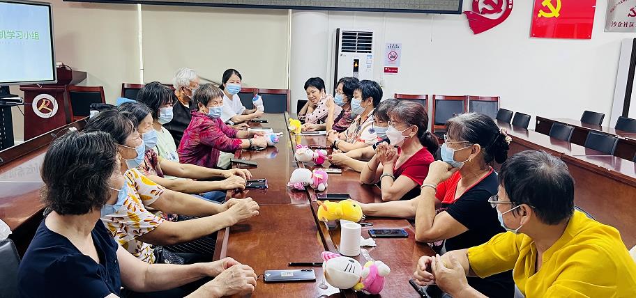 智能E时代、悦享“芯”生活长者智能手机学习小组