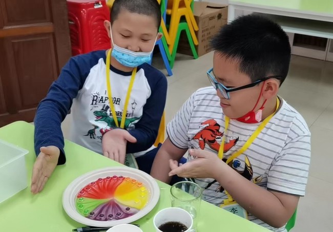 看，酷炫的彩虹摩天轮_副本.jpg
